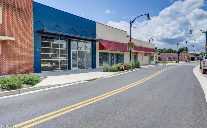 Pictures of Retail property located at 331 W Walnut St, Johnson City, TN 37604 for sales - image #1