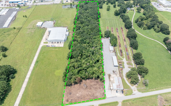 Pictures of Land property located at 700 St Nazaire Rd, Broussard, LA 70518 for sales - image #1