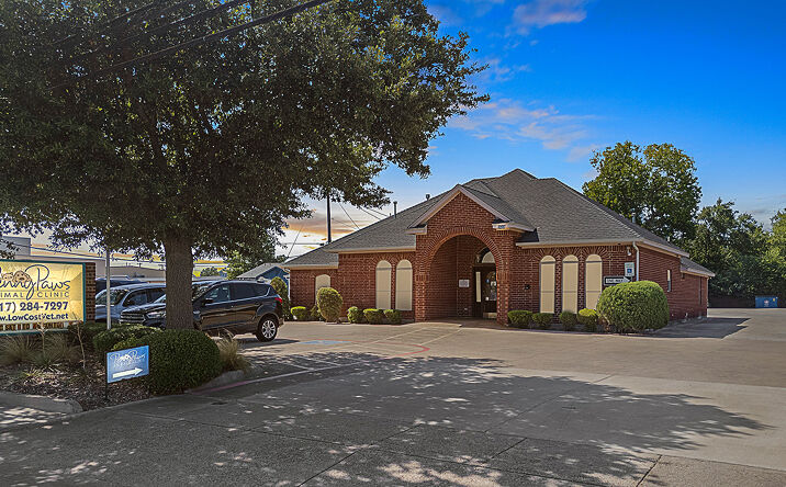 Pictures of Office, Retail property located at 7610 Glenview Dr, Richland Hills, TX 76180 for sales - image #1