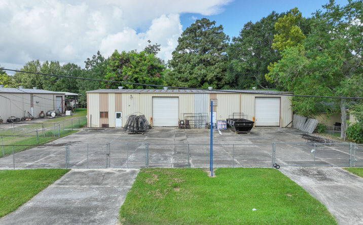 Pictures of Industrial property located at 303 Macon Rd, Lafayette, LA 70506 for sales - image #1