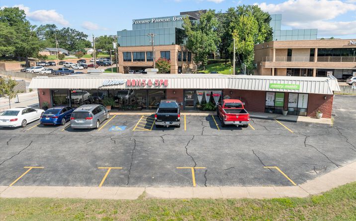 Pictures of Retail property located at 1816 E SE Loop 323, Tyler, TX 75701 for sales - image #1