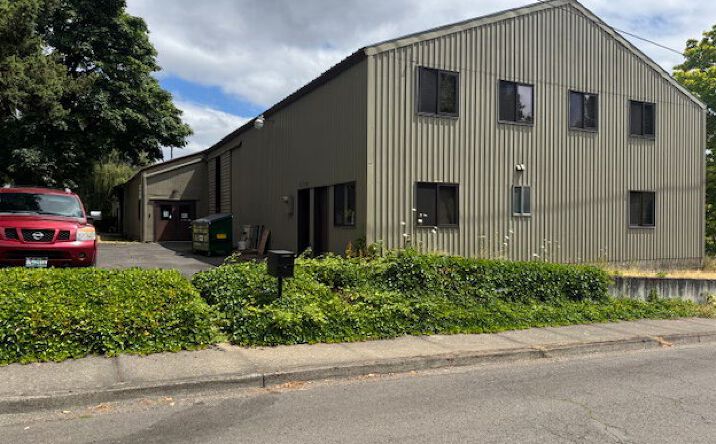 Pictures of Industrial property located at 4040 SE Wister St, Milwaukie, OR 97222 for sales - image #1
