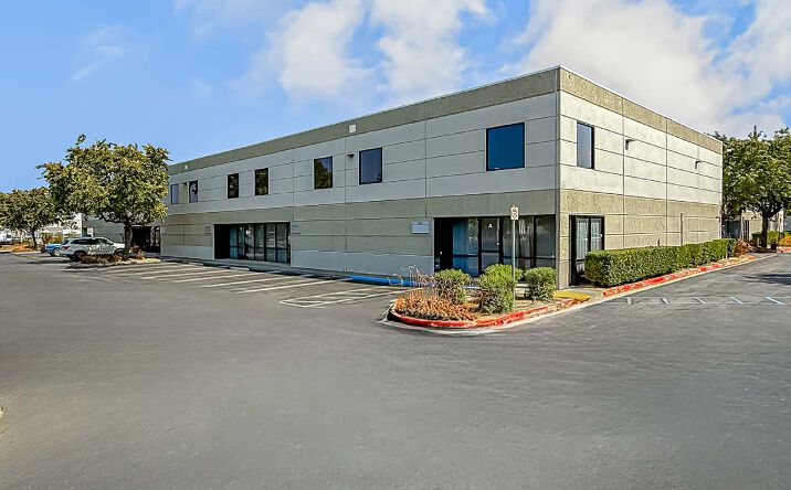 Pictures of Industrial property located at 2360-2364 Sturgis Rd, Oxnard, CA 93030 for sales - image #1