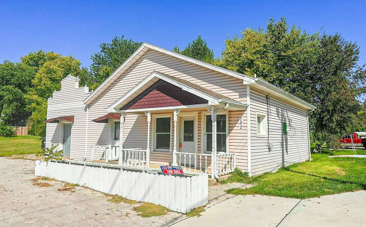 Pictures of Retail, Office property located at 100-102 W Boone St, Ash Grove, MO 65604 for sales - image #1