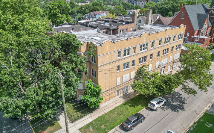 Pictures of Multifamily property located at 7959 S Muskegon Avenue, Chicago, IL 60617 for sales - image #1