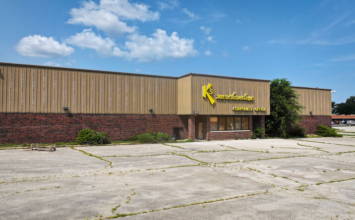 Pictures of Office property located at Beth Blvd, Decatur, IL 62526 for sales - image #1