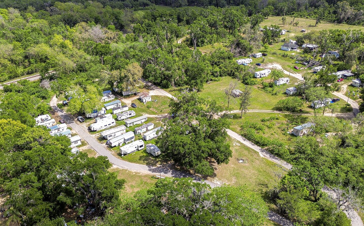 Pictures of Mobile Home Park property located at 19140 US-301, Dade City, FL 33523, 19110 US Highway 301, Dade City, FL 33523 for sales - image #1