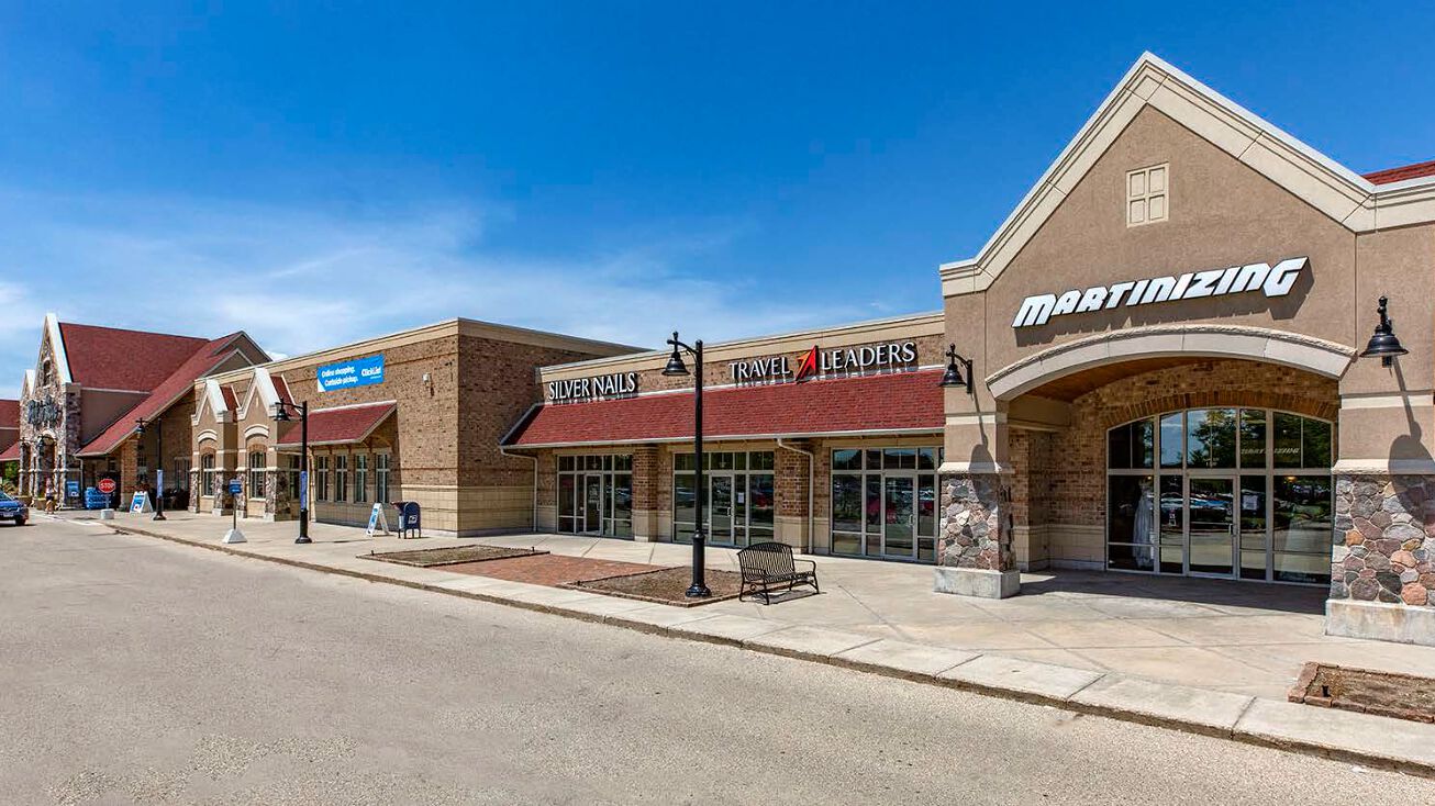 1370 Pabst Farms Circle, Oconomowoc, WI 53066 Retail Property for