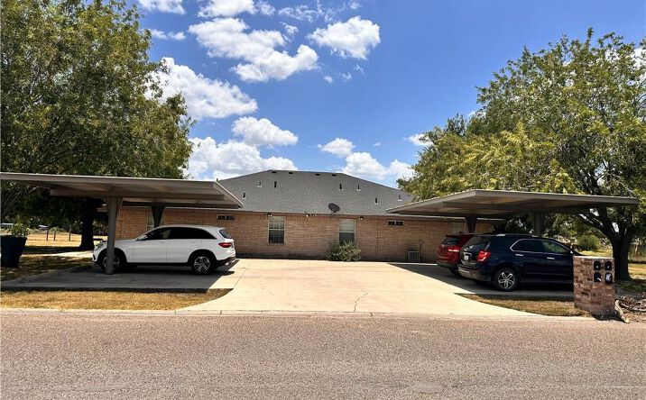 Pictures of Multifamily property located at 6910 Venus Drive, Edinburg, TX 78542 for sales - image #1