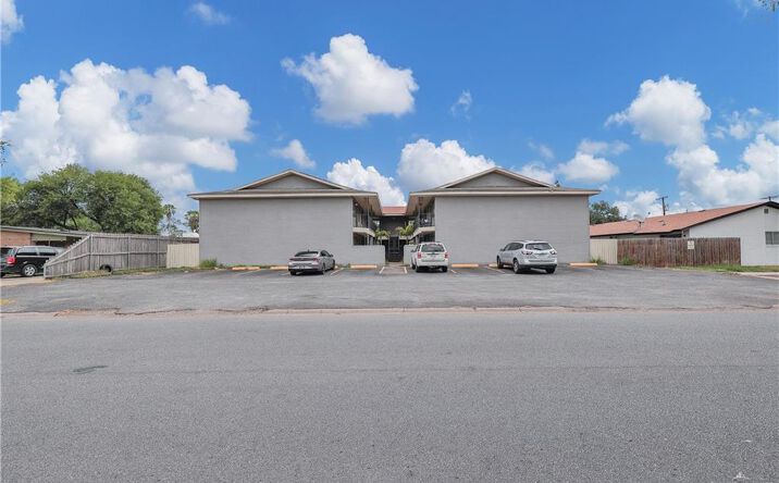 Pictures of Multifamily property located at 1108 Fern Avenue, McAllen, TX 78501 for sales - image #1