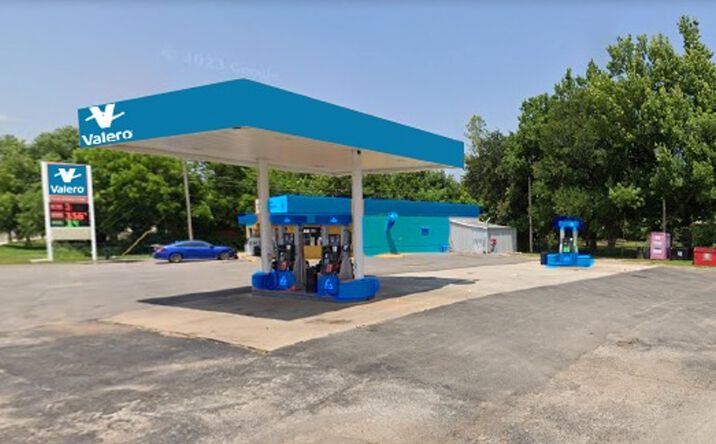 Pictures of Retail property located at 102 1st St, Verden, OK 73092 for sales - image #1