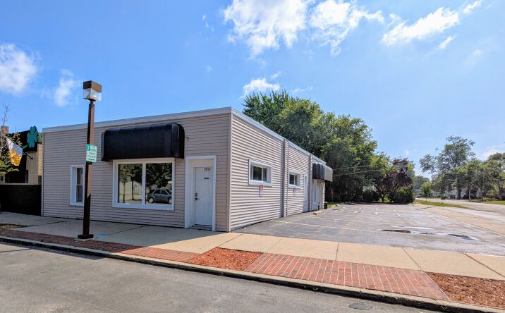 Pictures of Office, Retail property located at 1000 N Johnson St, Bay City, MI 48708 for sales - image #1