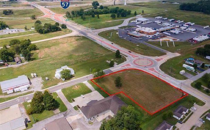 Pictures of Land, Multifamily, Office, Special Purpose, Retail property located at 1711 Morgan Avenue, Marion, IL 62959 for sales - image #1