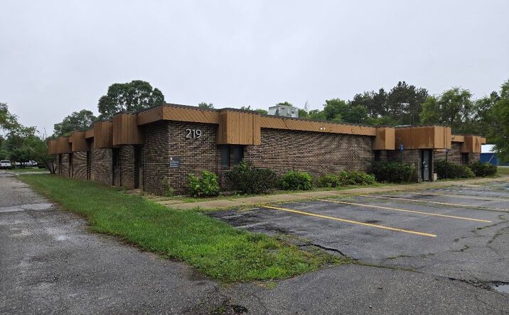 Pictures of Office property located at 219 E Church Avenue, Reed City, MI 49677 for sales - image #1
