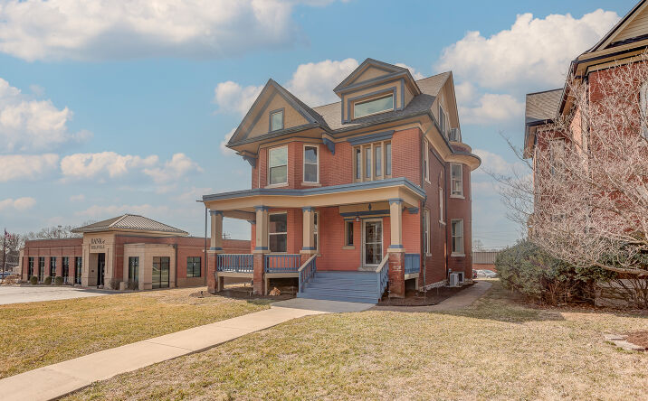 Pictures of Mixed Use, Multifamily, Office property located at 205 S Illinois Street, Belleville, IL 62220 for sales - image #1