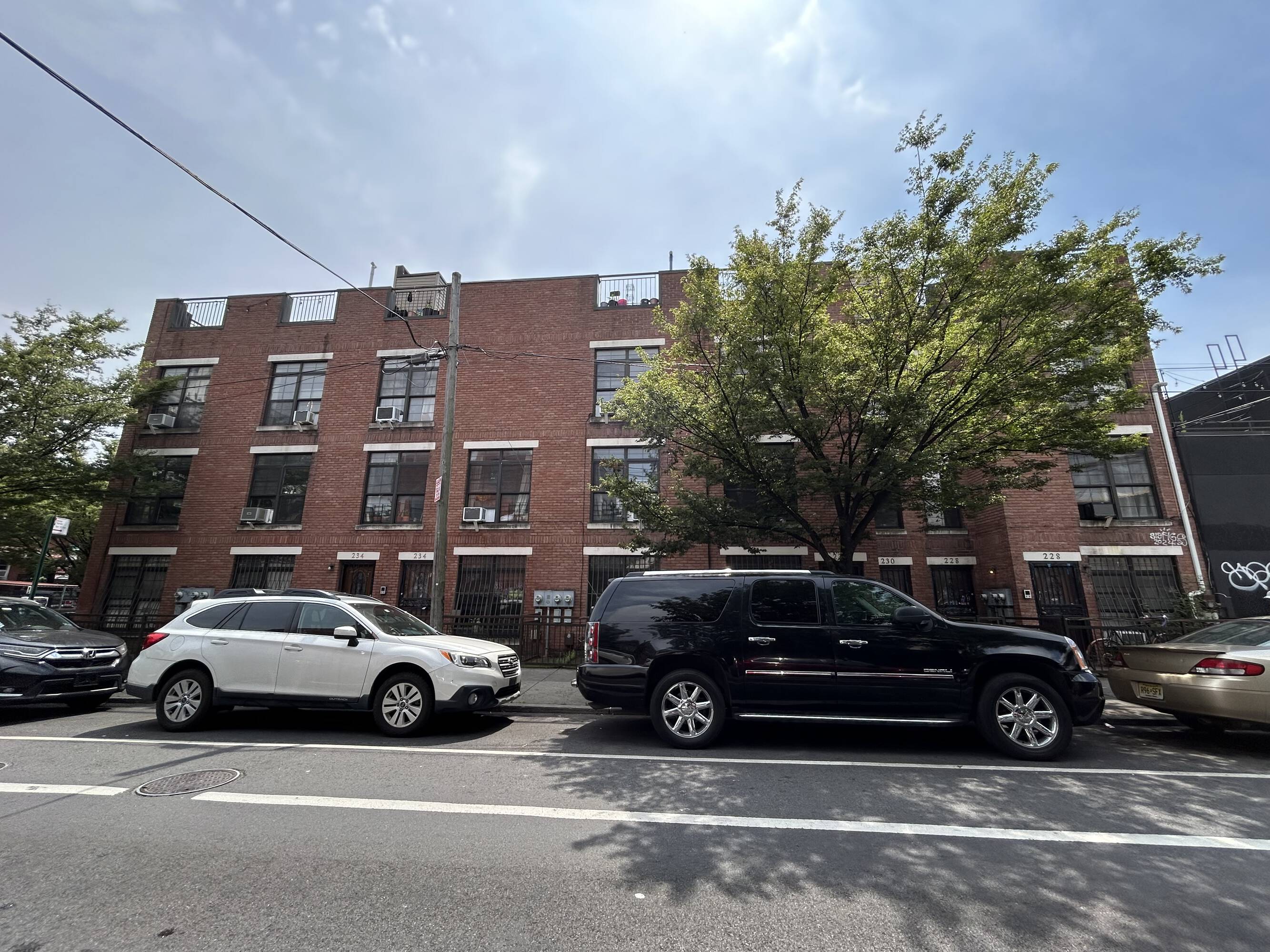 228 Evergreen Ave  