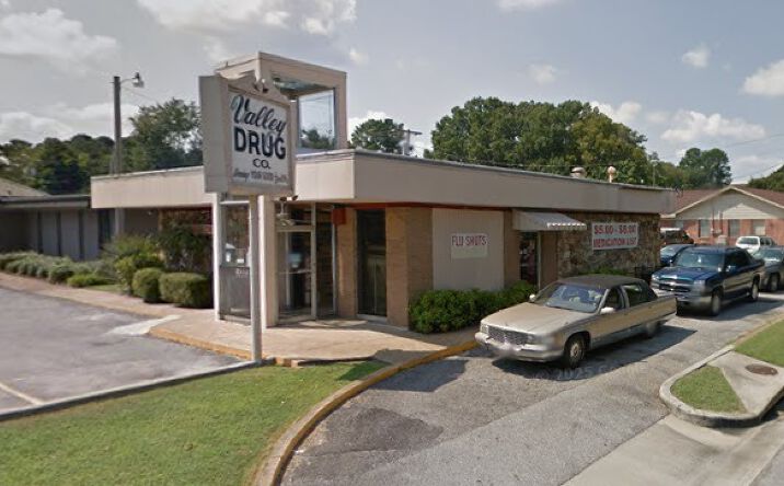 Pictures of Office property located at 1101 16th Ave SE, Decatur, AL 35601 for sales - image #1