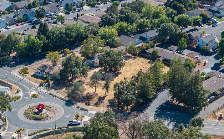 Pictures of Land property located at 9551 Old Redwood Hwy, Windsor, CA 95492 for sales - image #1
