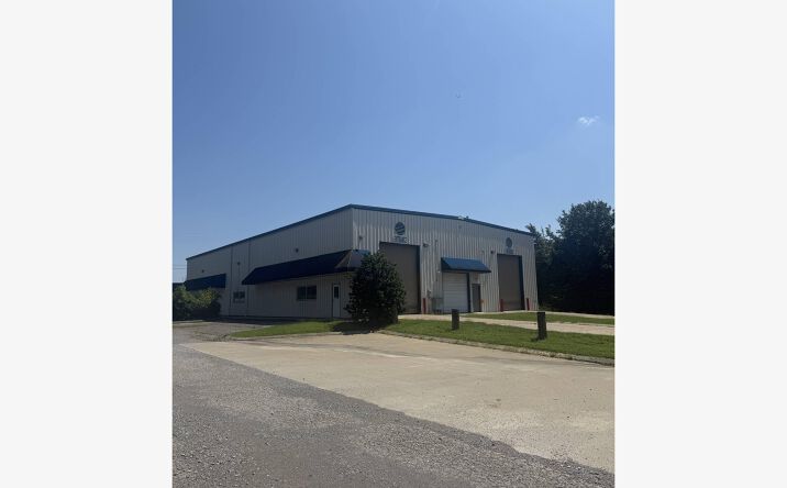 Pictures of Industrial property located at 936 Firestone Pkwy, La Vergne, TN 37086 for sales - image #1