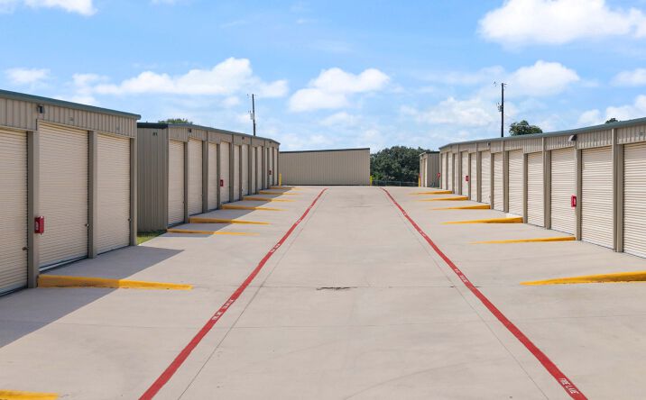 Pictures of Office property located at 1305 Pace Bend Rd N, Spicewood, TX 78669 for sales - image #1