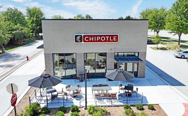 Pictures of Retail property located at 444 E Veterans Pkwy, Yorkville, IL 60560 for sales - image #1