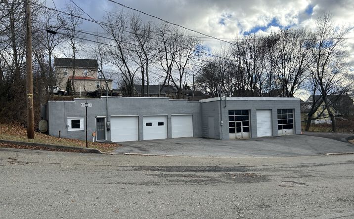 Pictures of Retail property located at 337 N 6th St, Bangor, PA 18013 for sales - image #1