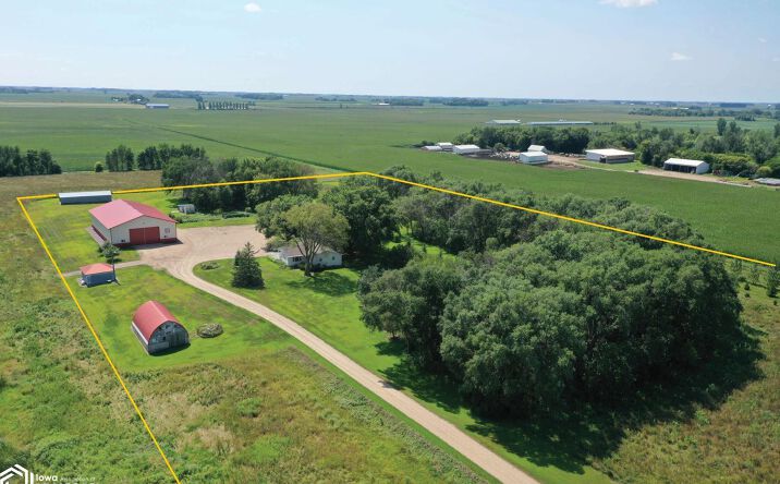 image of property at 19415 170TH ST New Ulm MN 56073-5069