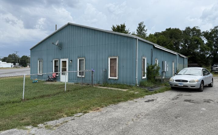 Pictures of Special Purpose property located at 1302 &1304 E Main St, Marion, IL 62959 for sales - image #1