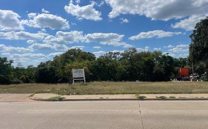 Pictures of Land property located at 1303 S Cockrell Hill Road, Duncanville, TX 75137 for sales - image #1