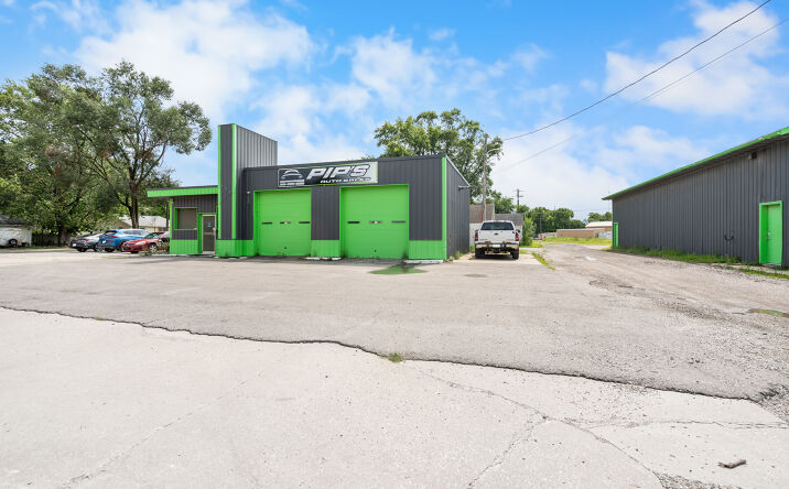 Pictures of Industrial property located at 435 W Parker St, Waterloo, IA 50703 for sales - image #1