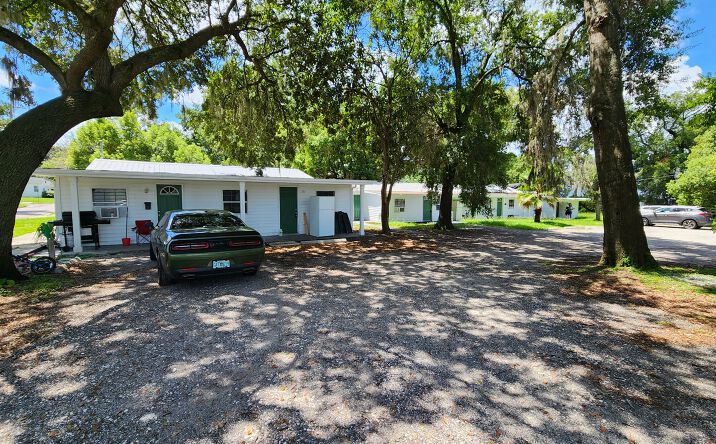 Pictures of Multifamily property located at 501 W Baker St, Plant City, FL 33563 for sales - image #1