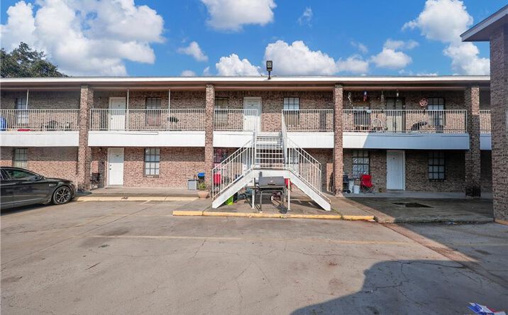 Pictures of Multifamily property located at 1000 W Caffery Avenue, Pharr, TX 78577 for sales - image #1