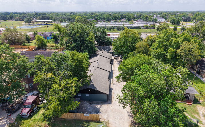 Pictures of Multifamily property located at 5022 Mallow St, Houston, TX 77033 for sales - image #1
