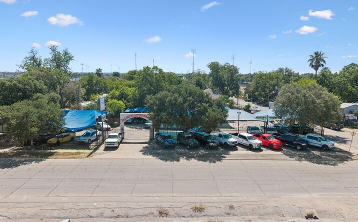 Pictures of Retail property located at 521 Eldorado St, San Antonio, TX 78204 for sales - image #1