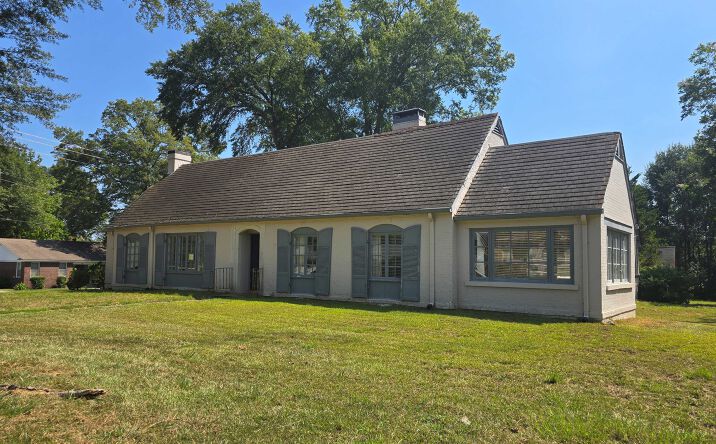 Pictures of Office, Retail property located at 4364 US-51, Senatobia, MS 38668 for sales - image #1