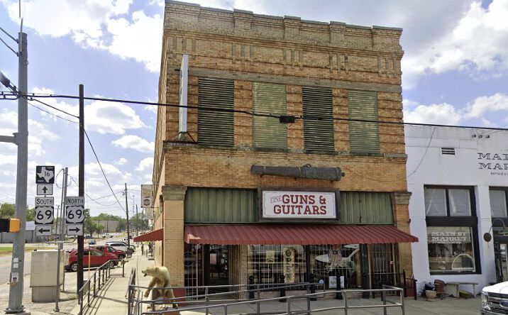 Pictures of Mixed Use, Office, Retail property located at 100 N Main St, Lindale, TX 75771 for sales - image #1
