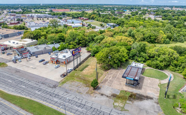 Pictures of Land property located at 2012 Texoma Pkwy, Sherman, TX 75090 for sales - image #1