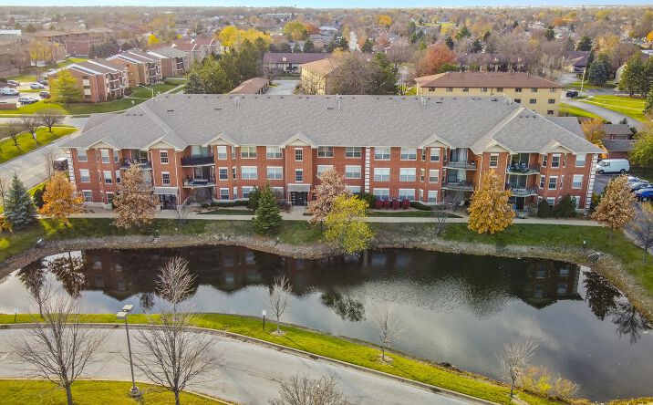 Pictures of Multifamily property located at 7250 W 157th St, Orland Park, IL 60462 for sales - image #1