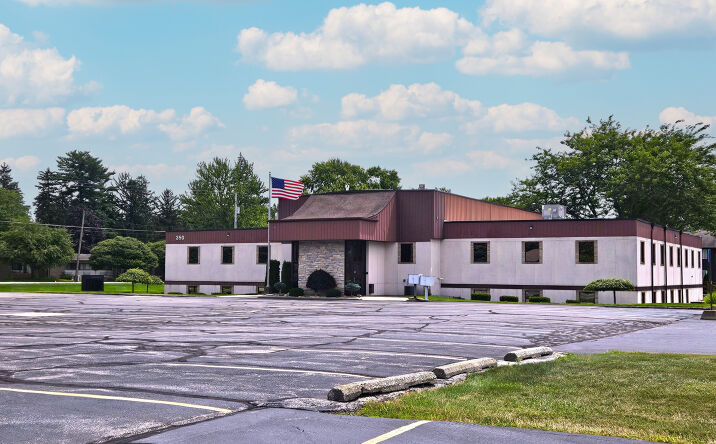 Pictures of Office property located at 350 St. Andrews, Saginaw, MI 48638 for sales - image #1