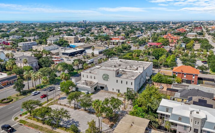 Pictures of Mixed Use, Retail property located at 2222 Broadway Avenue J, Galveston, TX 77550 for sales - image #1