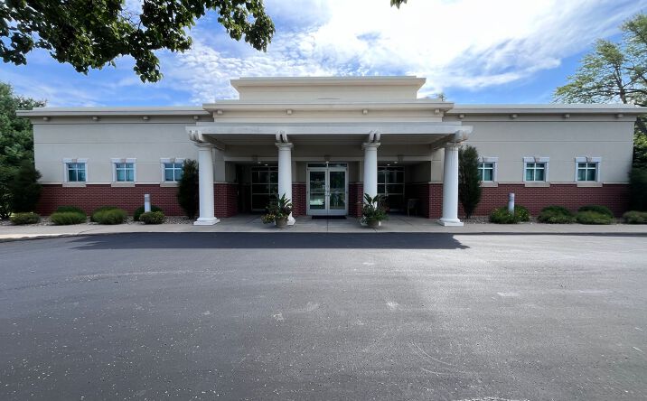 Pictures of Office property located at 2111 N Woodbine Rd, Saint Joseph, MO 64506 for sales - image #1
