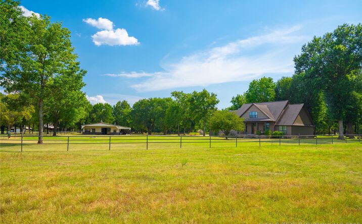 Pictures of Land property located at 21540 E State Highway 31, Quinton, OK 74561 for sales - image #1