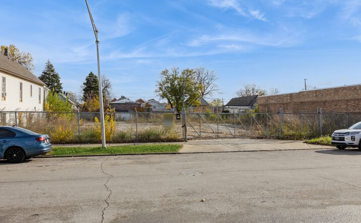 Pictures of Industrial property located at 5009-15 S Homan Avenue, Chicago, IL 60632 for sales - image #1