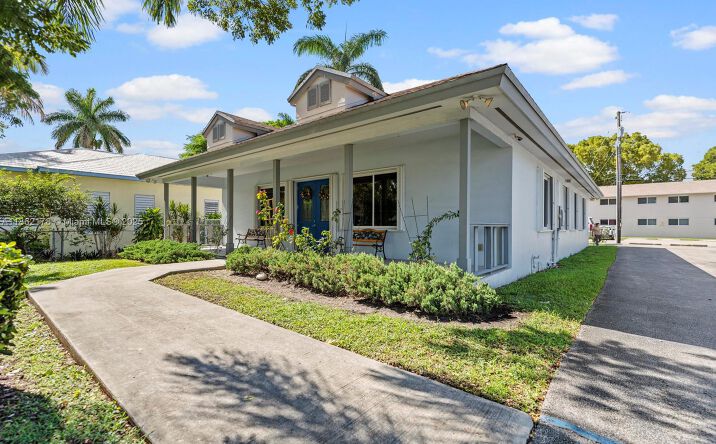 Pictures of Office property located at 45 NW 4th St, Homestead, FL 33030 for sales - image #1