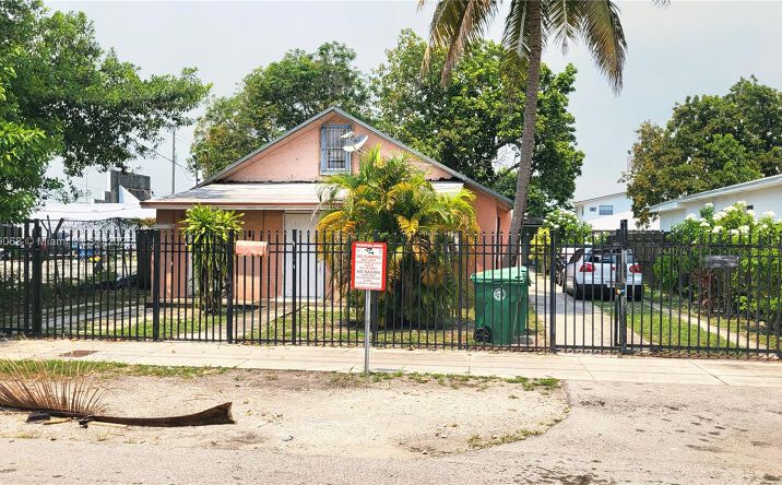 Pictures of Multifamily property located at 683 NW 30th St, Miami, FL 33127 for sales - image #1