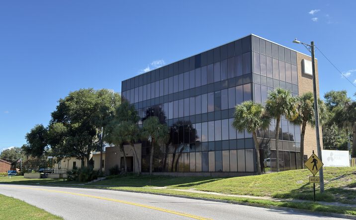 Pictures of Office property located at 500 N Lake Howard Dr, Winter Haven, FL 33881 for sales - image #1
