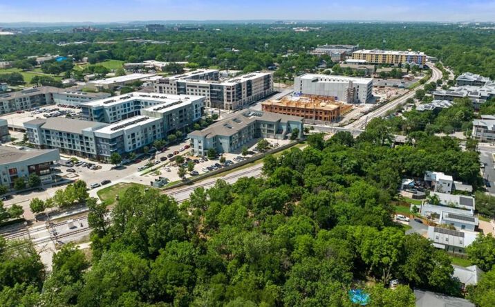 Pictures of Land property located at 2907 E Martin Luther King Jr Blvd, Austin, TX 78702 for sales - image #1