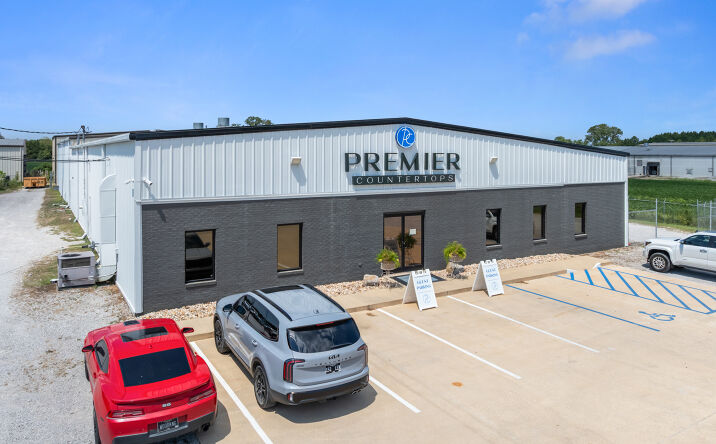 Pictures of Industrial, Retail property located at 2341 Graham Dr, Tupelo, MS 38801 for sales - image #1