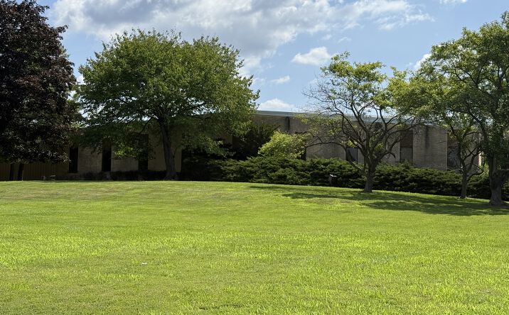 Pictures of Industrial property located at 68 County Line Rd, Branchburg, NJ 08876 for sales - image #1