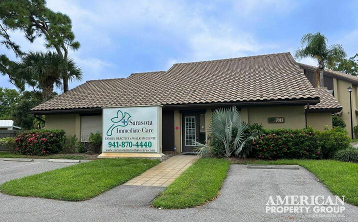 image of property at 7013 S TAMIAMI TRL Sarasota FL 34231